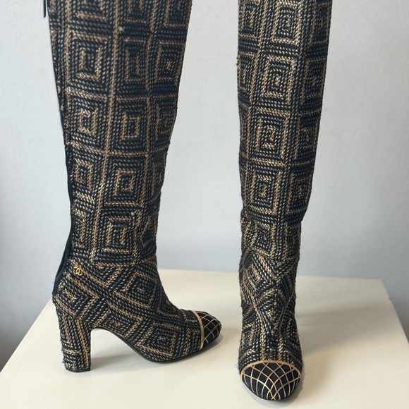 CHANEL Runway Byzantine Tweed Gold Cage High Boots 37 Pre fall 2012 - Picture 4 of 14